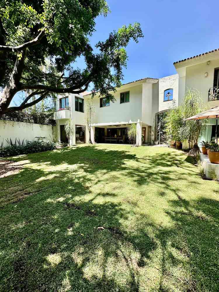 casa en venta calle circuito madrigal colinas de san javier zapopan jalisco pwJtvYZ
